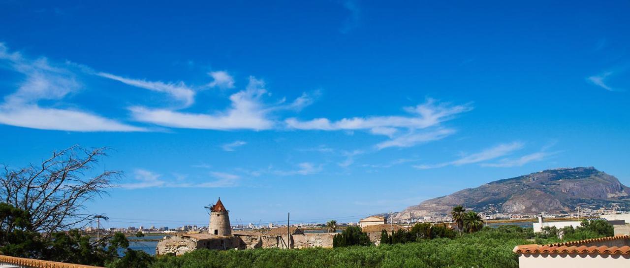 Casolare Nelle Saline Bed & Breakfast Torre Nubia Bagian luar foto