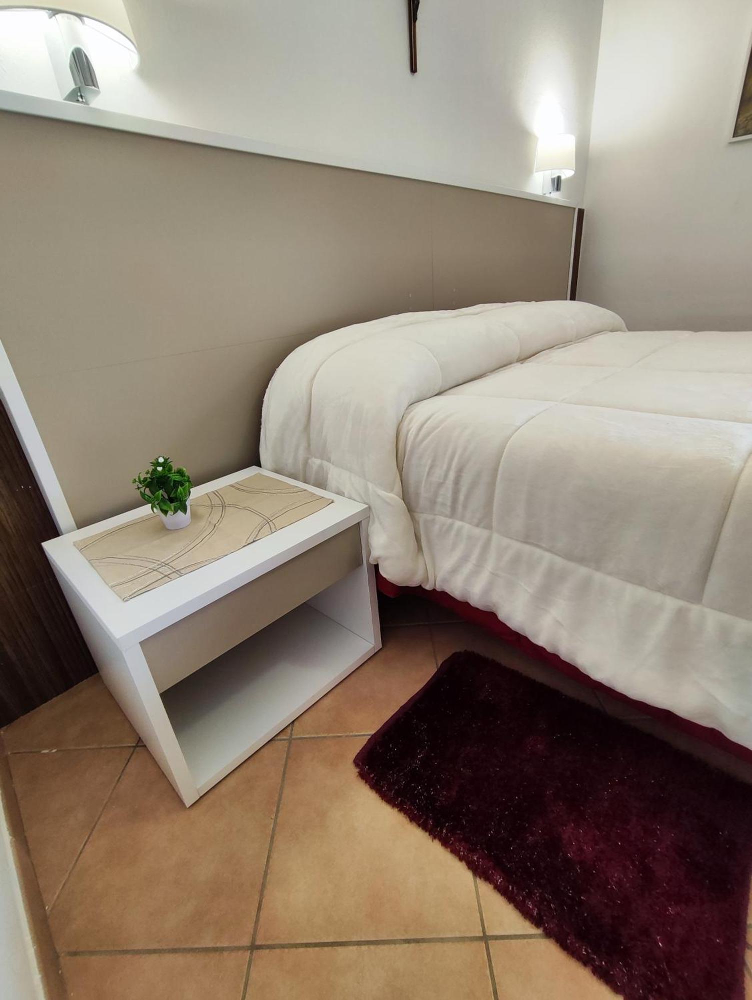 Casolare Nelle Saline Bed & Breakfast Torre Nubia Bagian luar foto